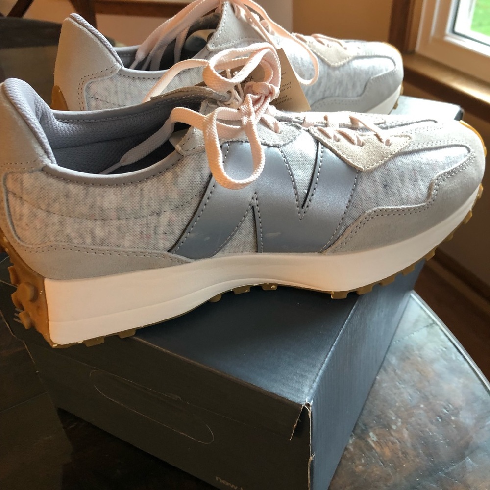 New Balance 327 sneakers NIB